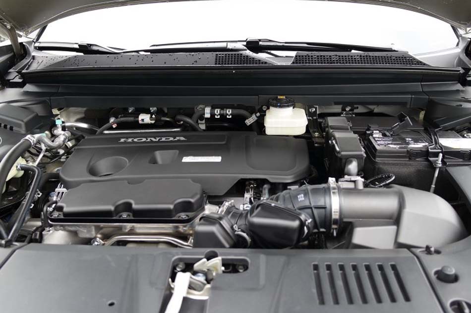 2017款 370TURBO 四驱尊耀版 引擎底盘