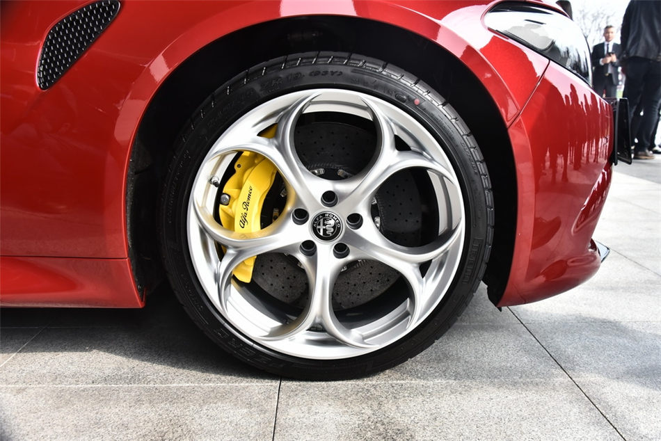 阿尔法·罗密欧Giulia 2.9T V6 QV 外观