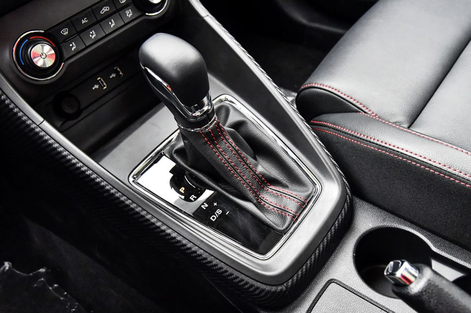 2017款 16T 自动旗舰互联网版 内饰