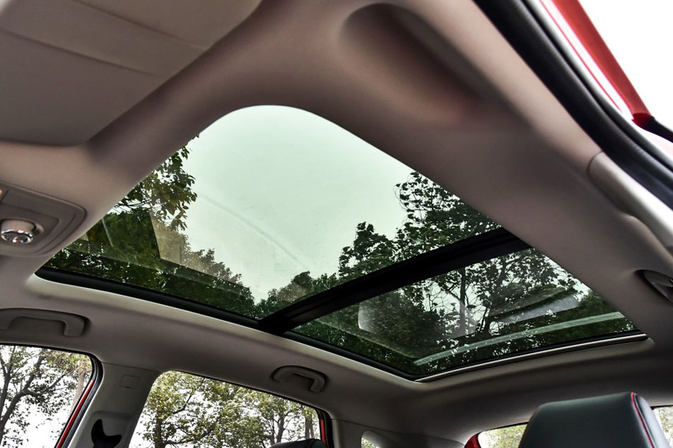 2017款 16T 自动旗舰互联网版 座椅空间