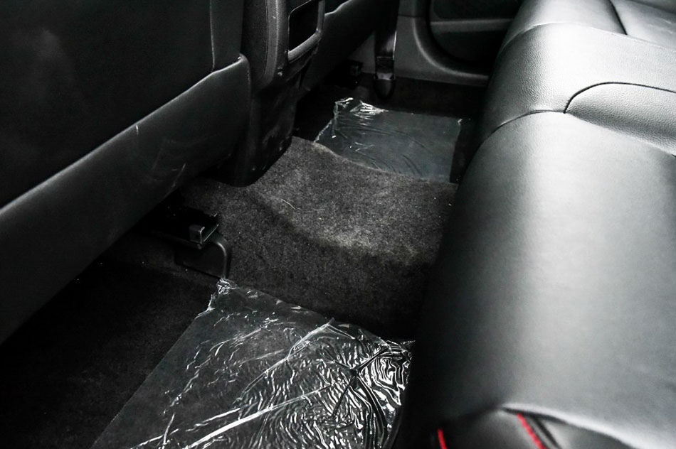 2017款 16T 自动旗舰互联网版 座椅空间