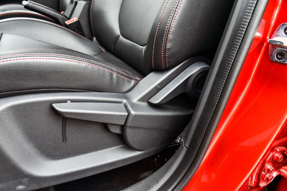 2017款 16T 自动旗舰互联网版 座椅空间