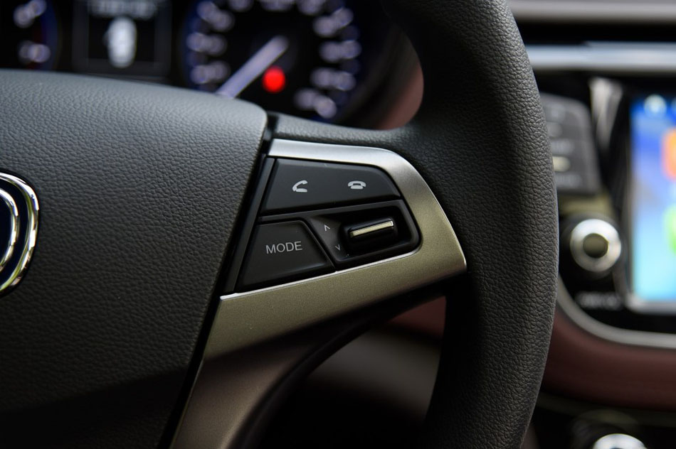 2017款 1.6L 手动精英型 内饰