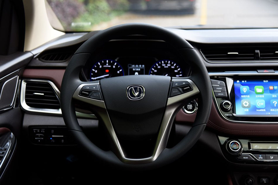 2017款 1.6L 手动精英型 内饰