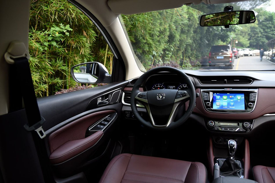 2017款 1.6L 手动精英型 内饰