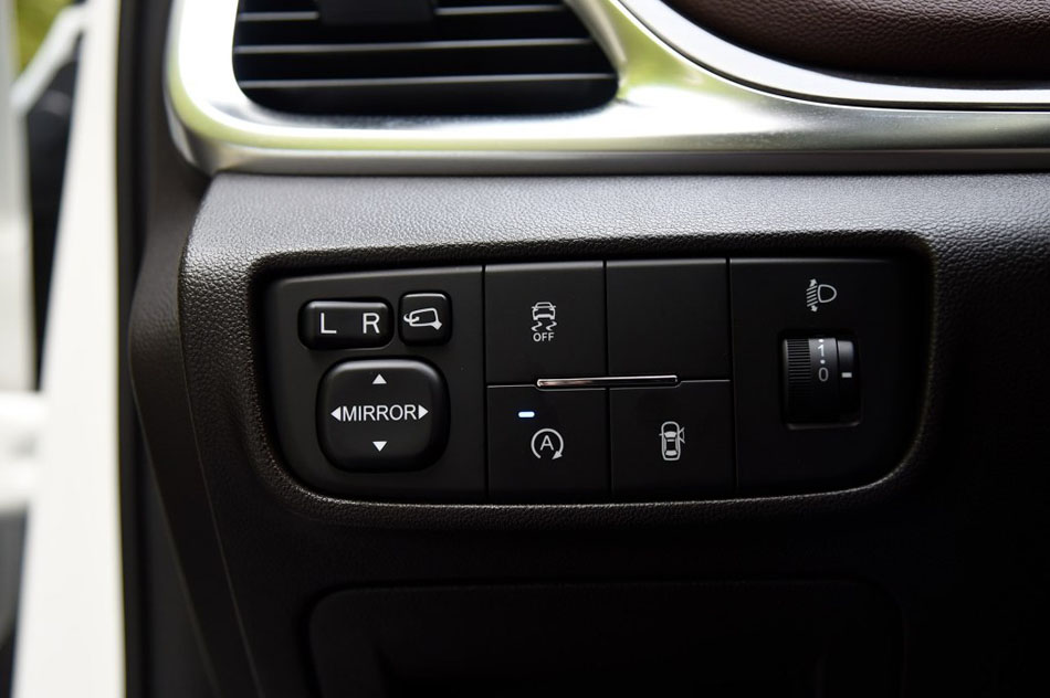 2017款 1.6L 手动精英型 内饰