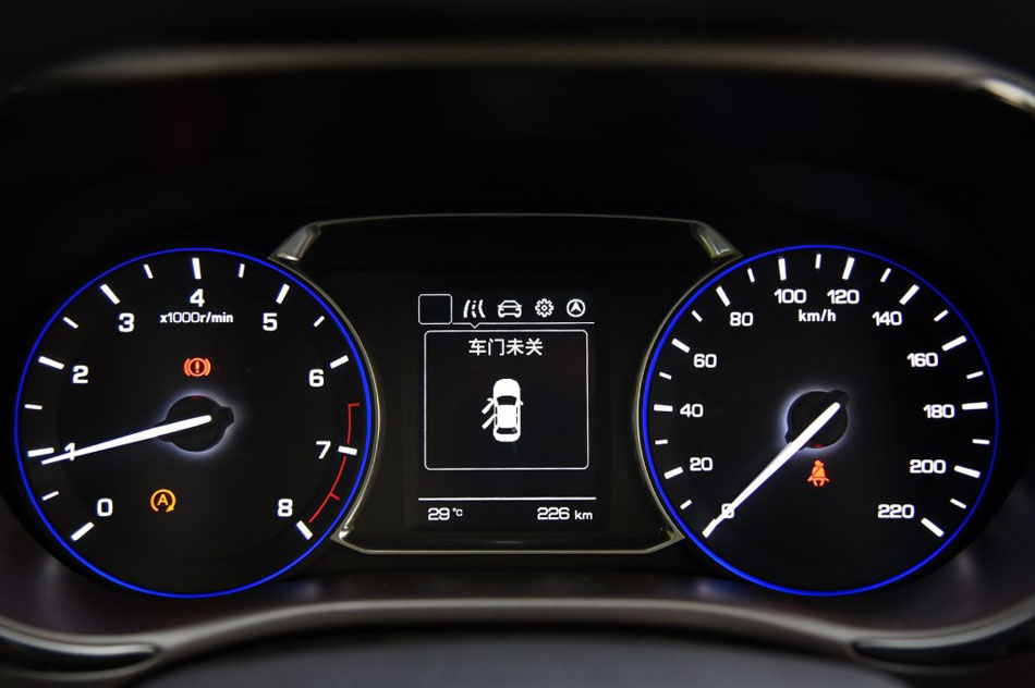 2017款 1.6L 手动精英型 内饰