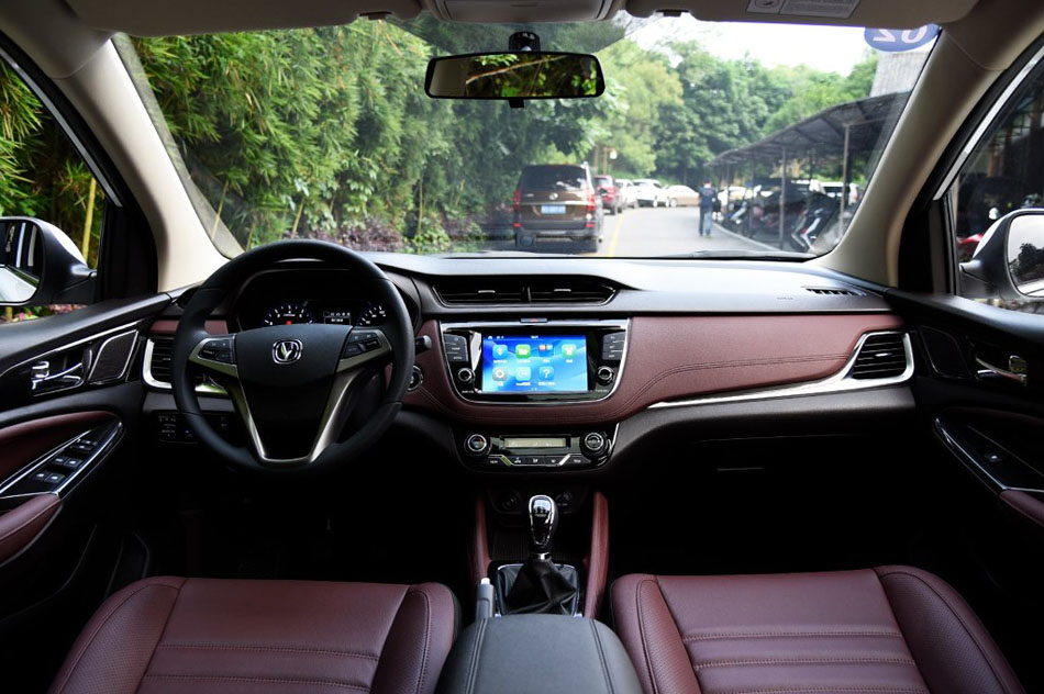 2017款 1.6L 手动精英型 内饰