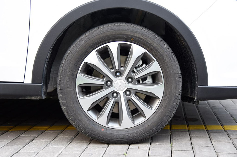 2017款 1.6L 手动精英型 细节