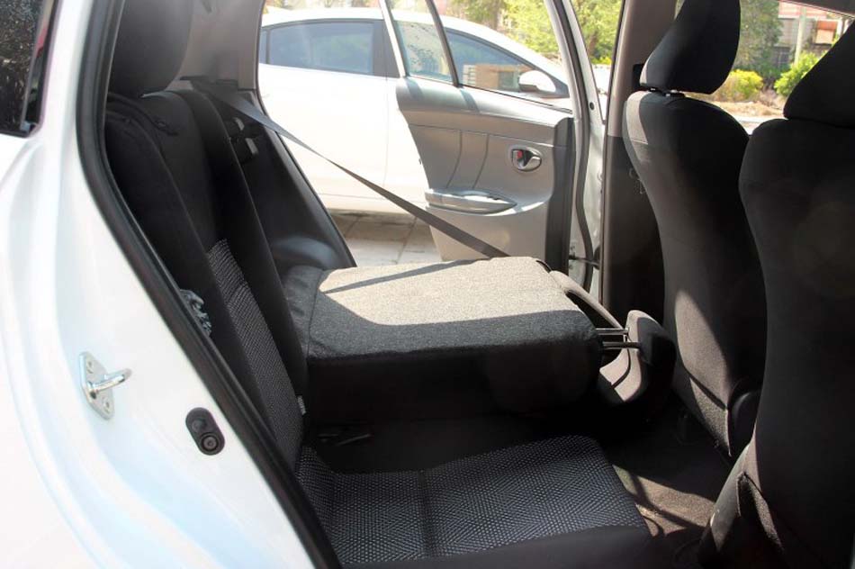 2017款 1.3L 手动锋锐版 座椅空间