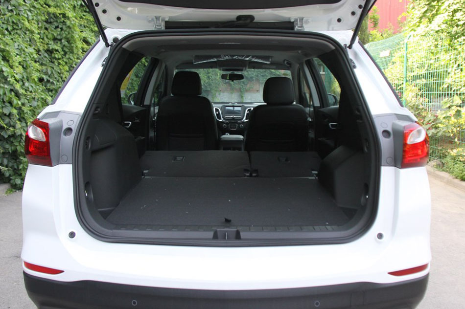 2017款 535T 自动领界版 座椅空间