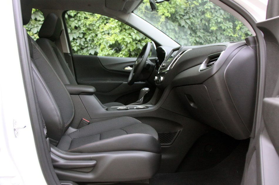 2017款 535T 自动领界版 座椅空间
