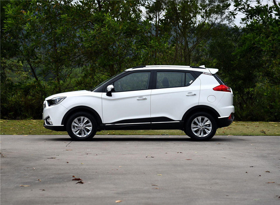 海马S5 Young  2017款 1.6L 手动尊贵型  外观