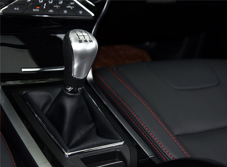 海马S5 Young  2017款 1.6L 手动尊贵型 内饰功能