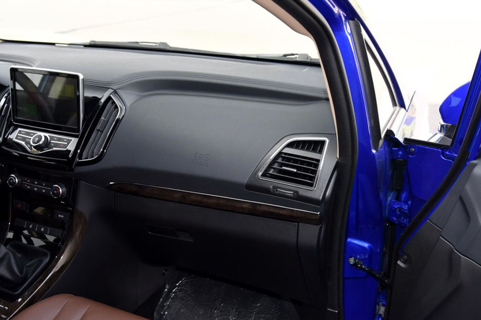 2017款 2.0L 手动舒适型 内饰