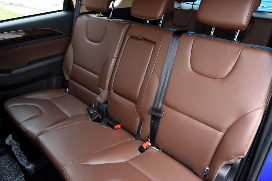 2017款 2.0L 手动舒适型 座椅空间