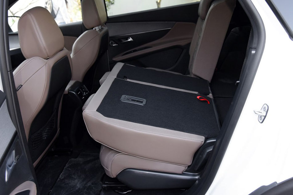 2017款 380THP 7座豪华GT版 座椅空间