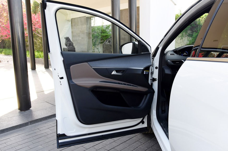 2017款 380THP 7座豪华GT版 座椅空间