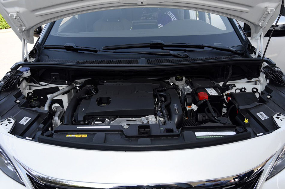 2017款 380THP 7座豪华GT版 引擎地盘