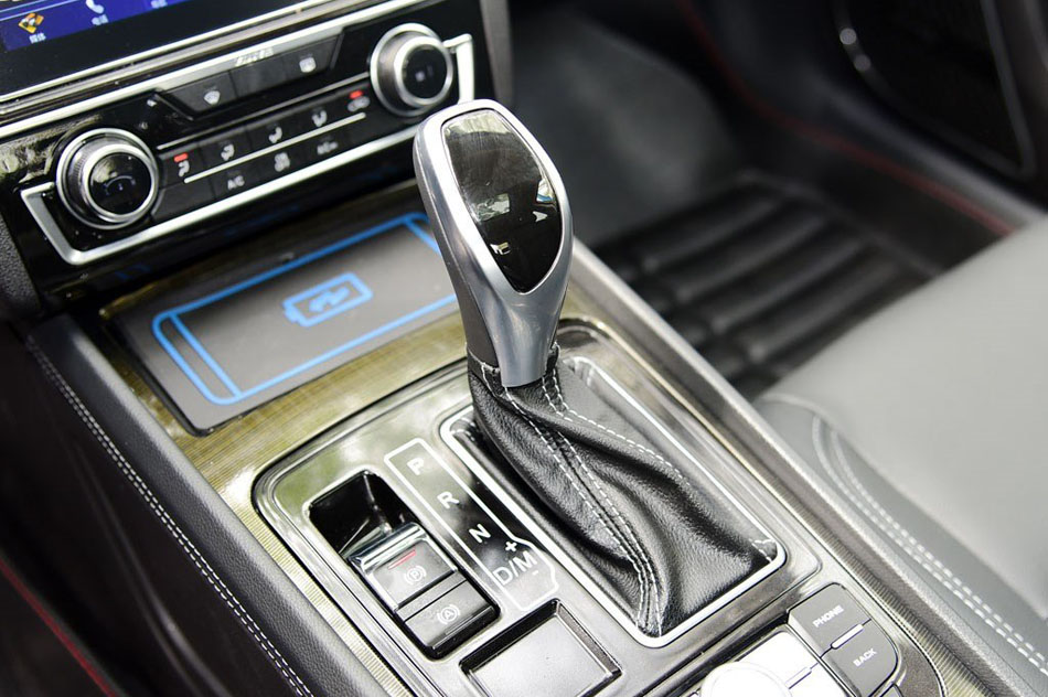 2017款 1.5T CVT尊贵型 内饰