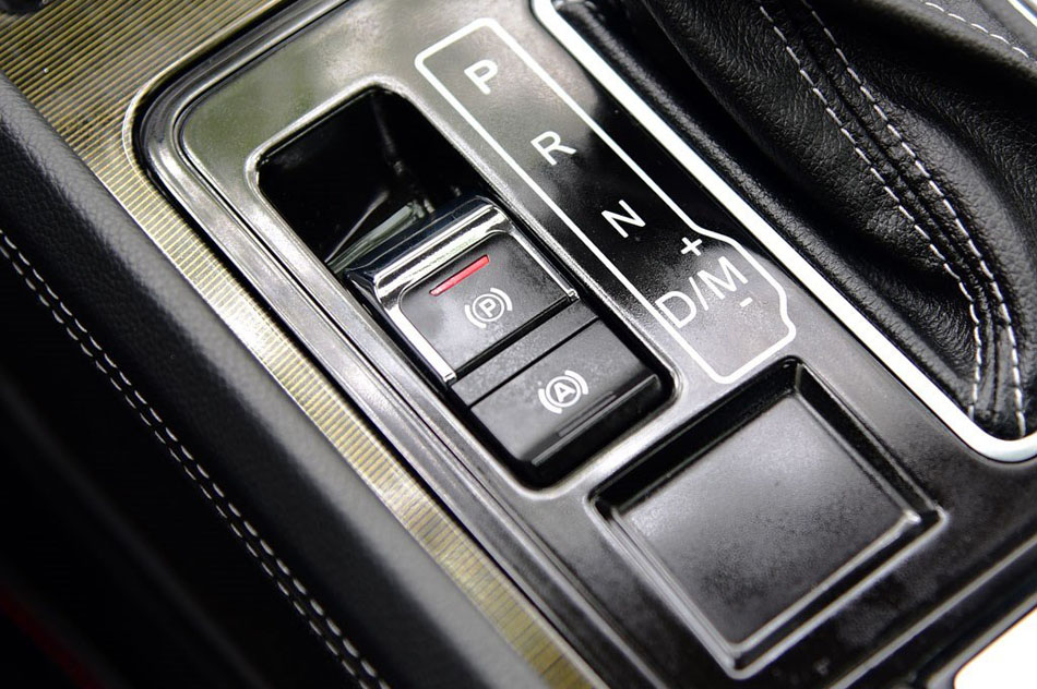 2017款 1.5T CVT尊贵型 内饰