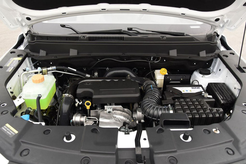 2017款 1.3T 手动豪华型 引擎地盘