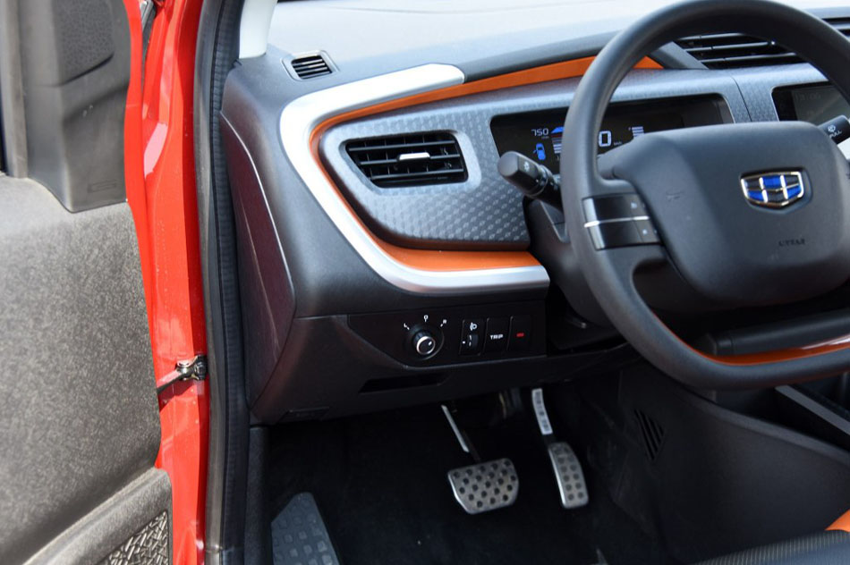 2017款 1.3L 自动玩家版 内饰