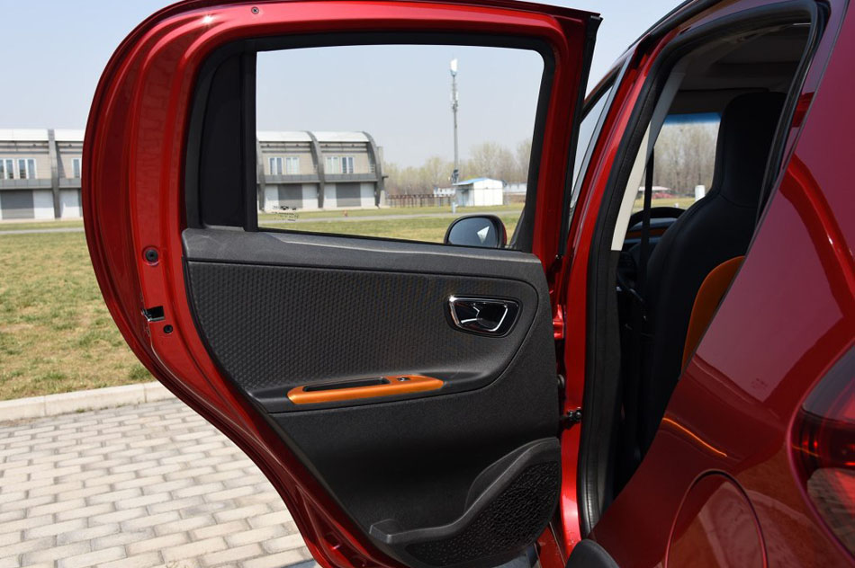 2017款 1.3L 自动玩家版 座椅空间