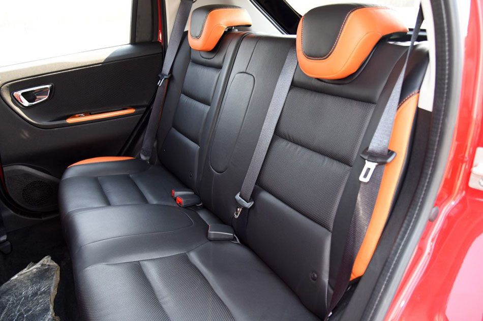 2017款 1.3L 自动玩家版 座椅空间