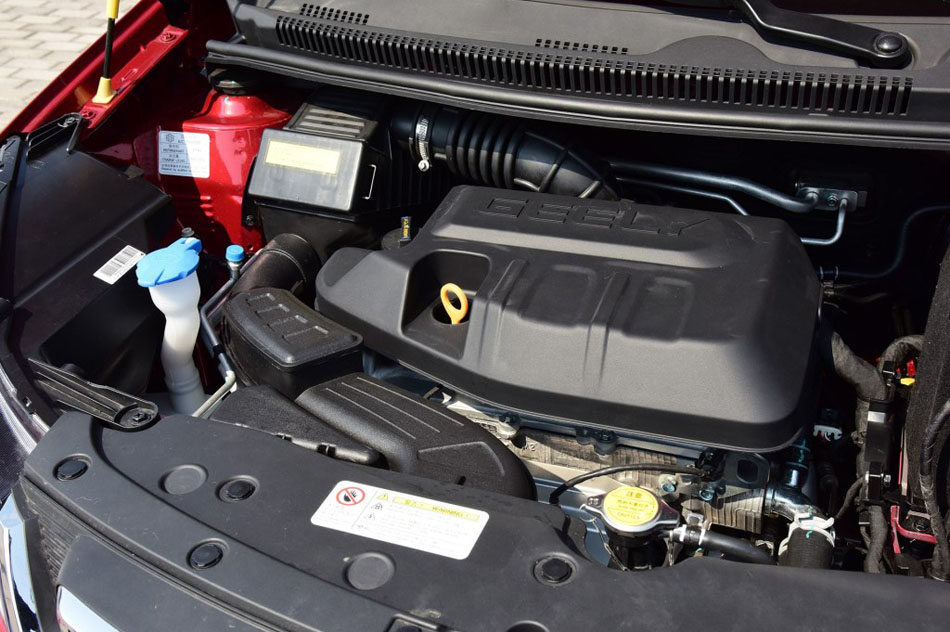 2017款 1.3L 自动玩家版 引擎地盘