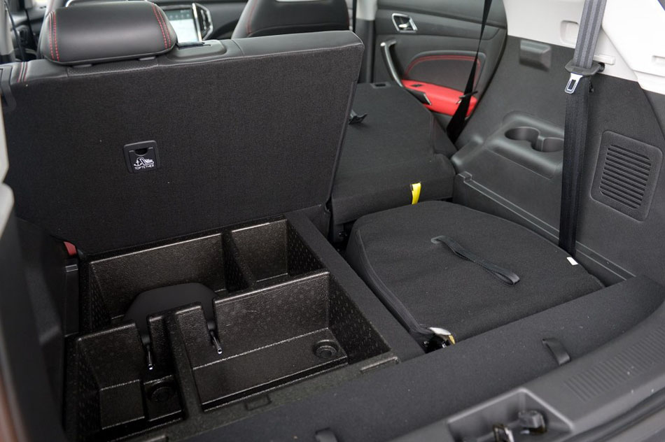 2017款 1.5L CVT尊贵型 座椅空间