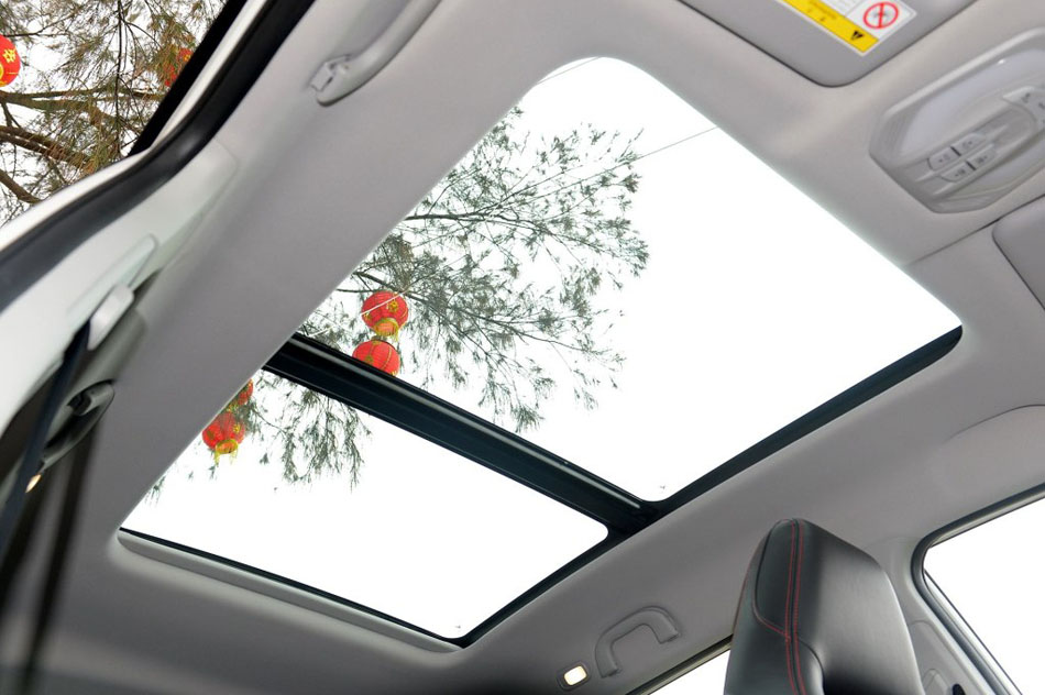 2017款 1.5L CVT尊贵型 座椅空间