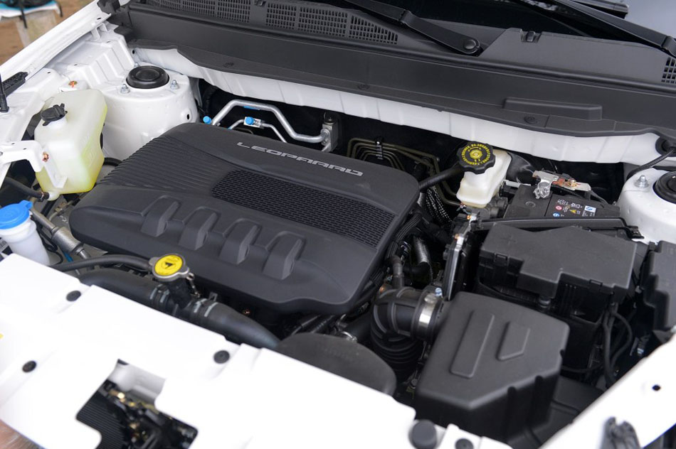 2017款 1.5L CVT尊贵型 引擎地盘