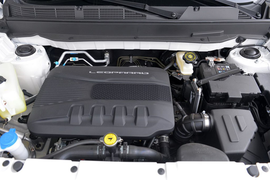 2017款 1.5L CVT尊贵型 引擎地盘