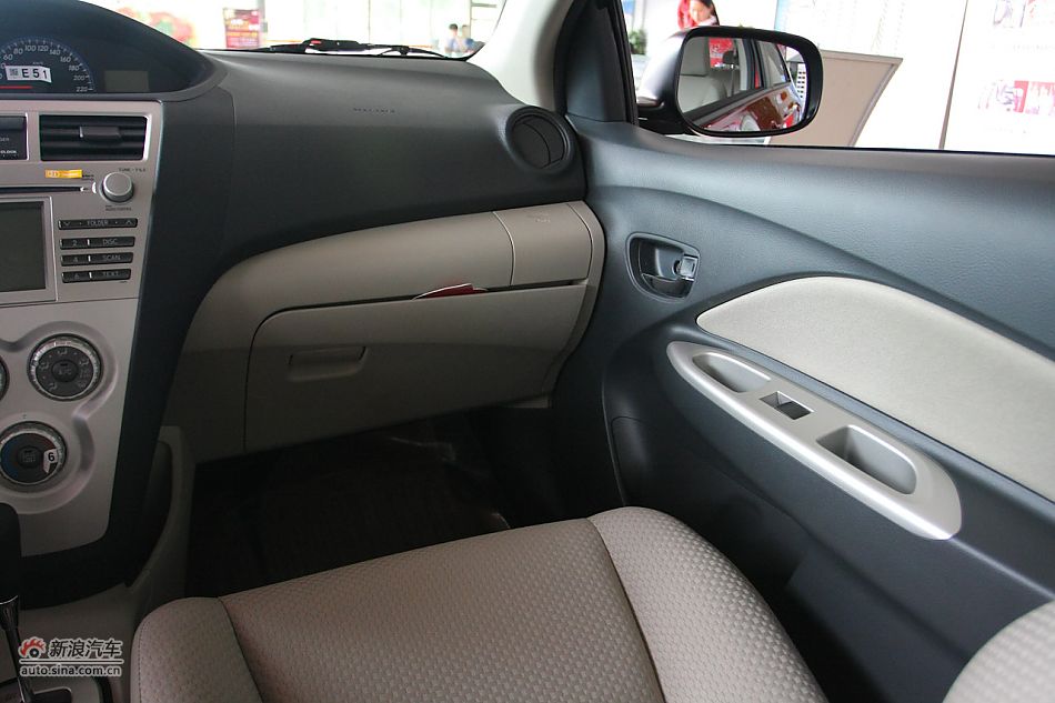 2010GL-i 1.6ATر