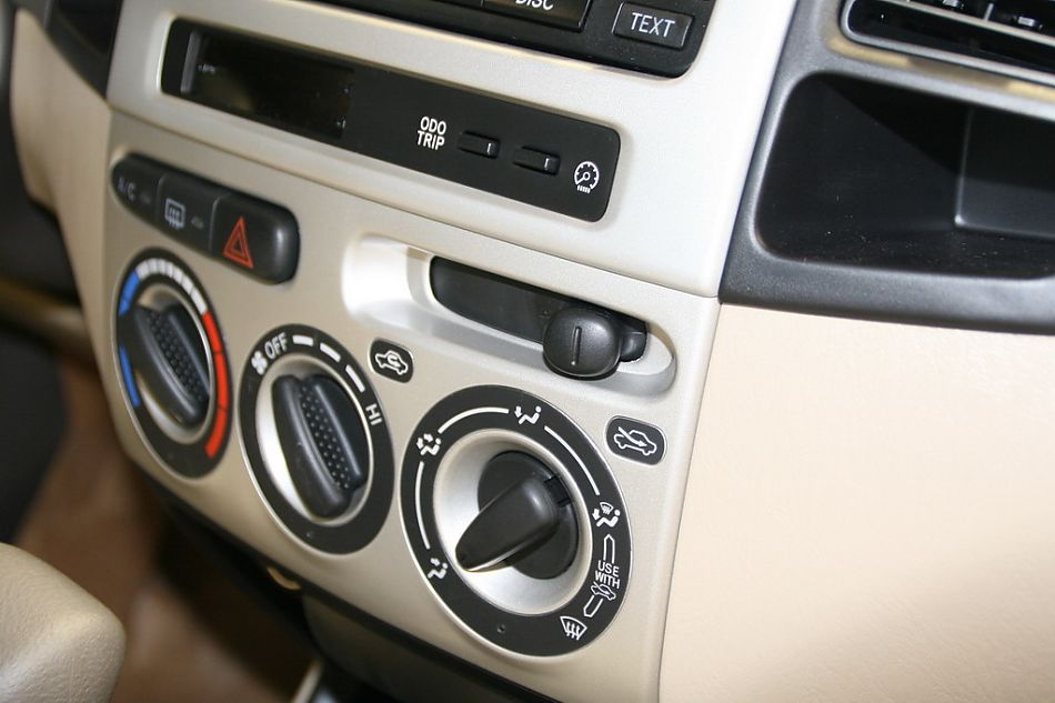 天津一汽丰田新威驰内饰