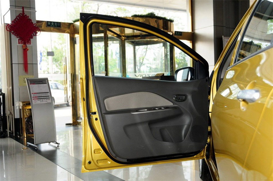 2013款威驰特装版1.6L GL-i自动型尚天窗版