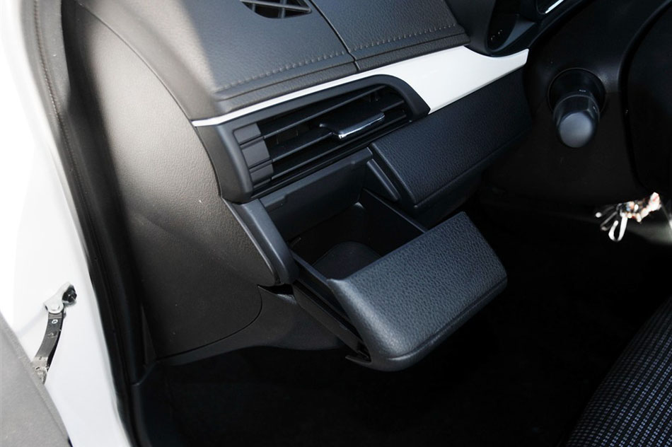 2015款 1.5L 手动智享星光版 内饰