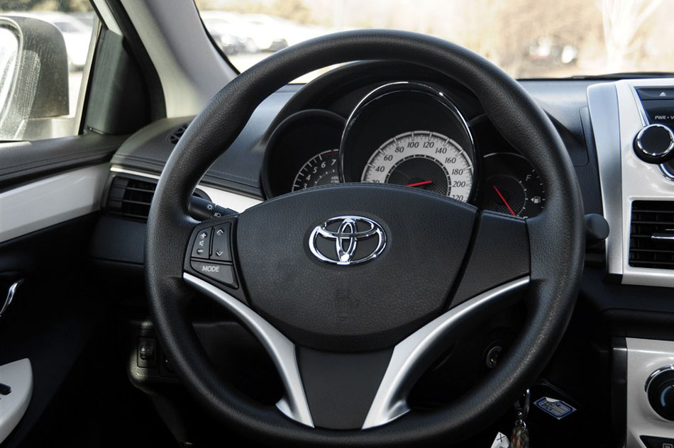 2015款 1.5L 手动智享星光版 内饰