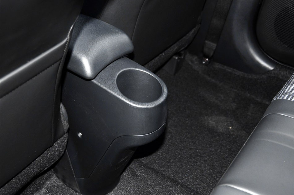 2015款 1.5L 手动智享星光版 座椅空间