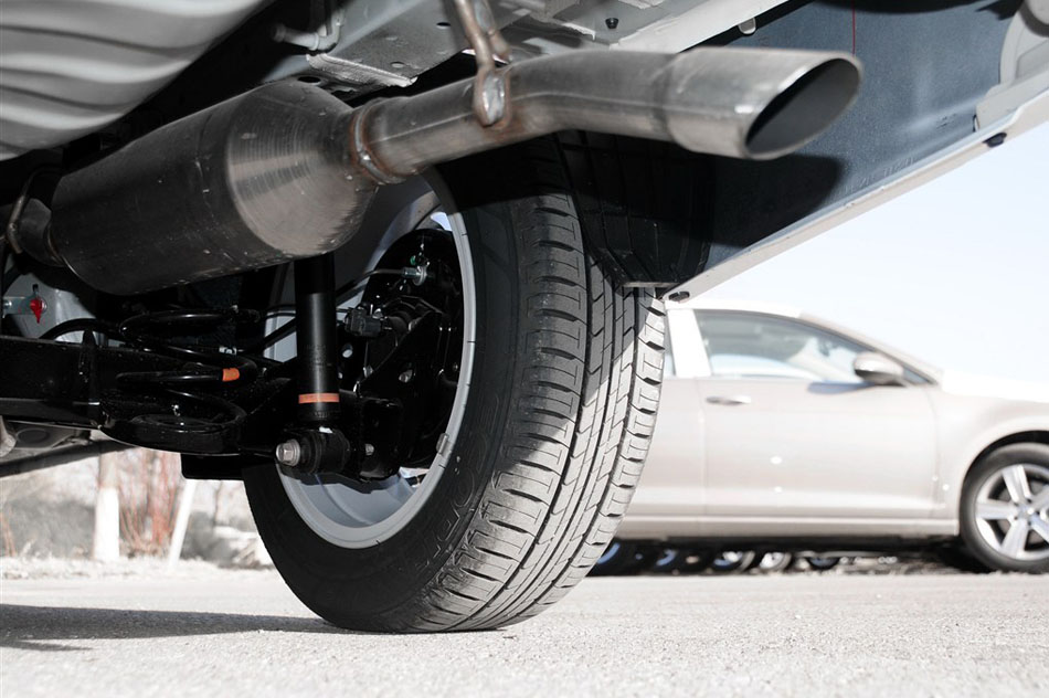 2015款 1.5L 手动智享星光版 引擎底盘