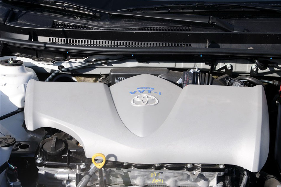 2015款 1.5L 手动智享星光版 引擎底盘