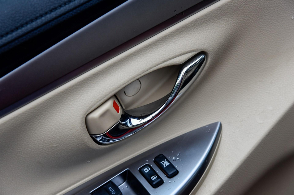 2017款 1.5L CVT尊行版 座椅空间