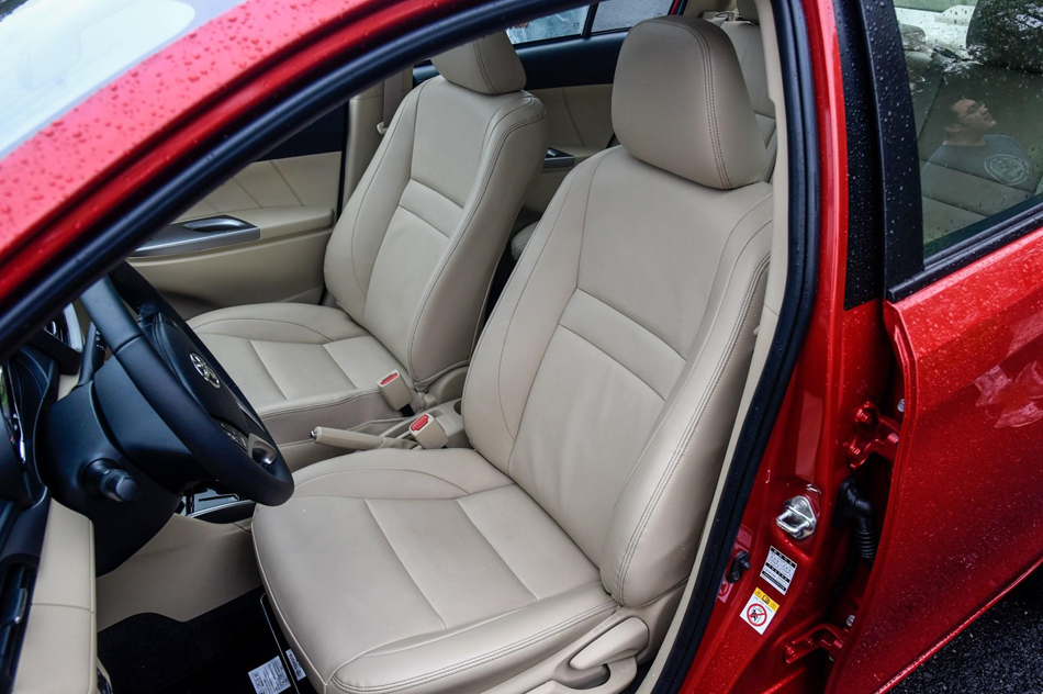 2017款 1.5L CVT尊行版 座椅空间