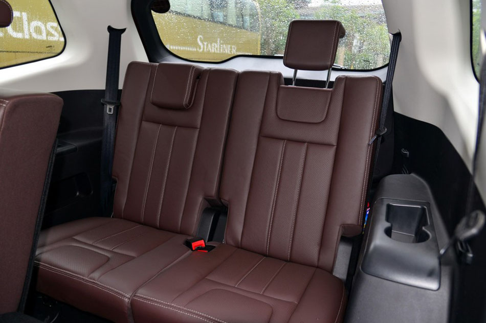 2017款 1.5T 手动豪华型 座椅空间