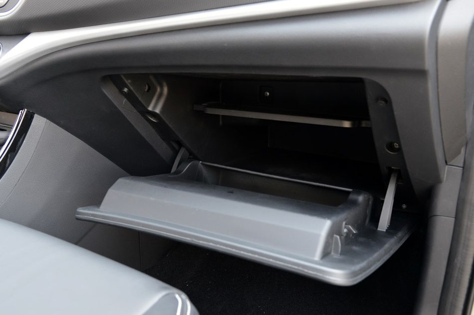 2017款 1.6L 手动锋锐版 内饰