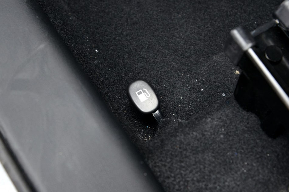 2017款 1.6L 手动锋锐版 座椅空间