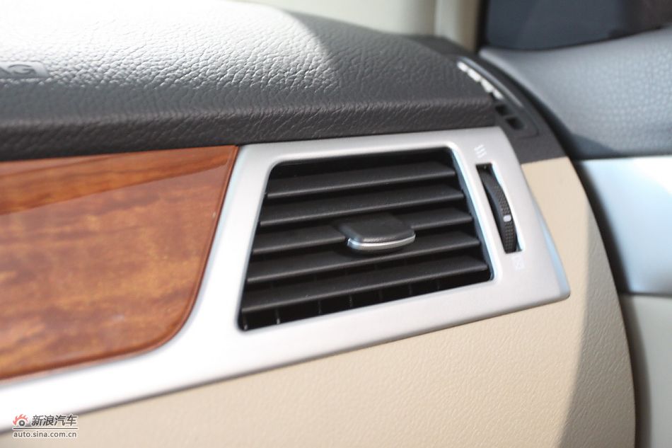 新凯越内饰
