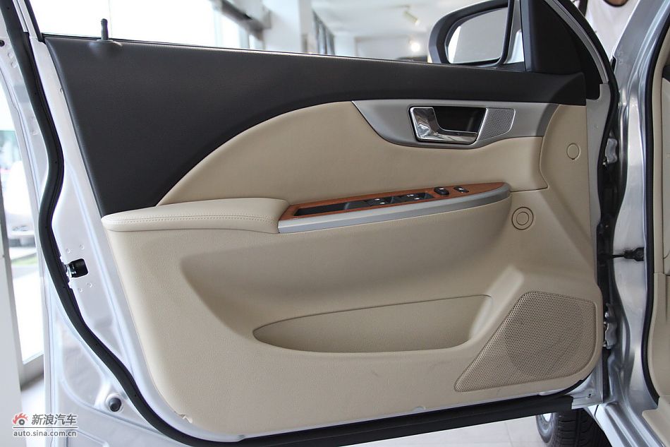 新凯越内饰