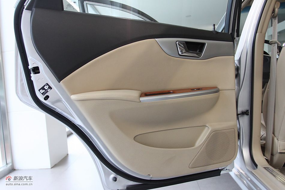 新凯越内饰